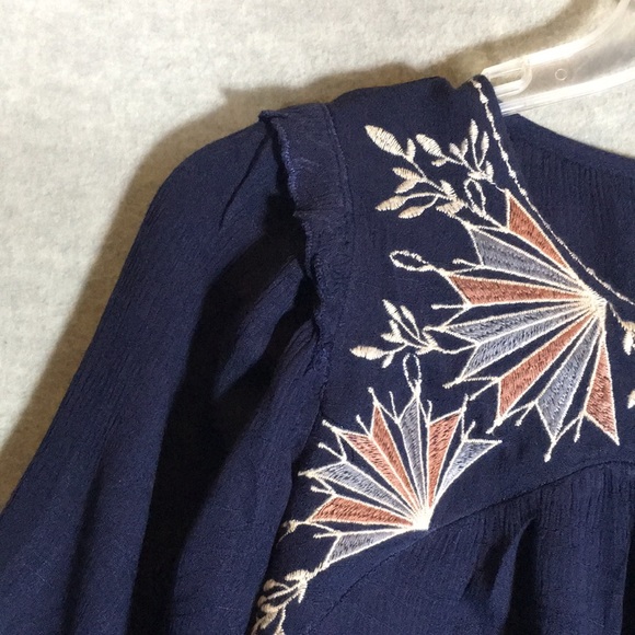 KNOX ROSE Embroidered Oversized Relaxed Fit Keyhole Botton Back Boxy Flyaway Top - Picture 6 of 16